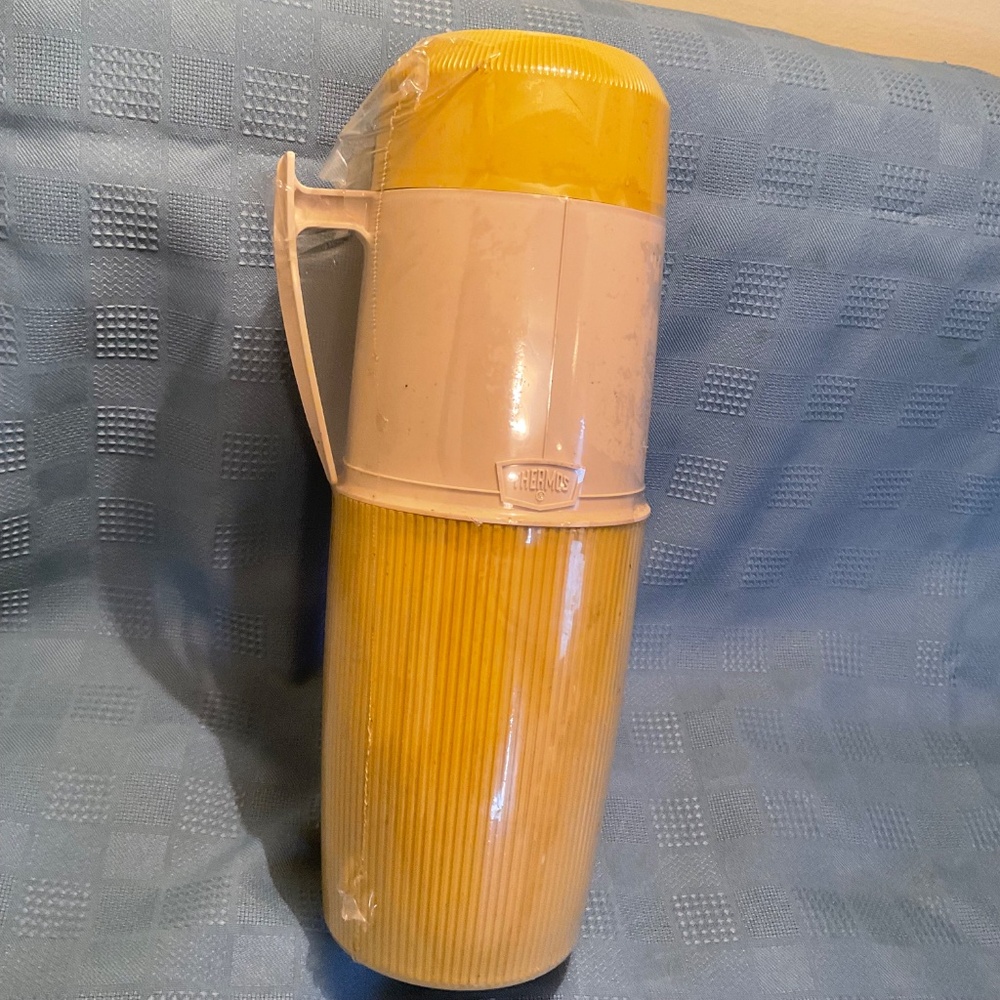 VTG Thermos Quart Size #6402 King Seeley Harvest Gold SEALED - Picture 10 of 11